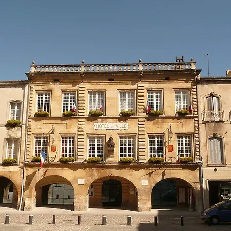 ヴィラ Spacious Holiday With Pool In Saint-paul-les-fonts Saint-Thomé